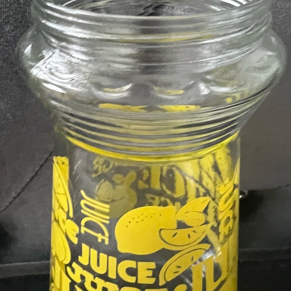 Vintage Glass
Carafe Lemons Yellow Flip Jar Top Lid 70s - Picture 8 of 11